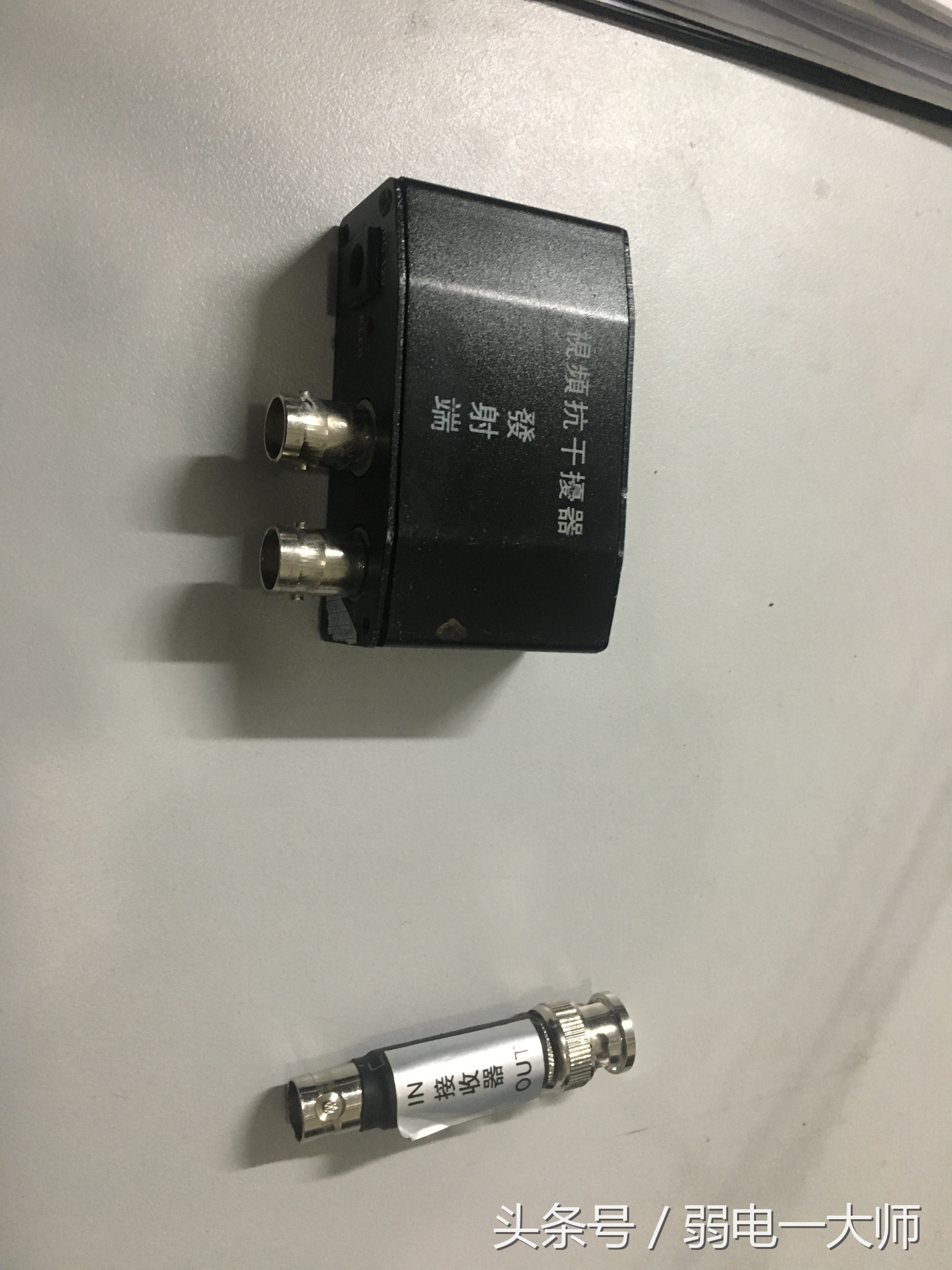 电梯监控画面有时清晰有时模糊,模拟电梯摄像机模糊