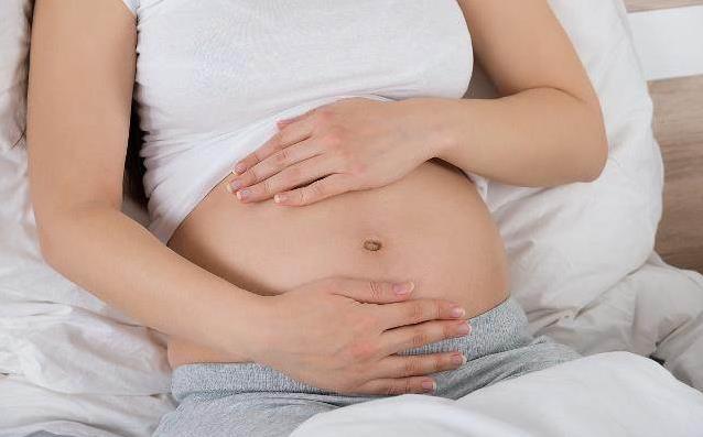 临产前，到底是先见红，还是先破水？孕妈要知道这两者的区别！