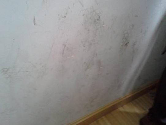 白墙脏了不用白酒轻松一招搞定,家里白墙脏了怎么办小苏打