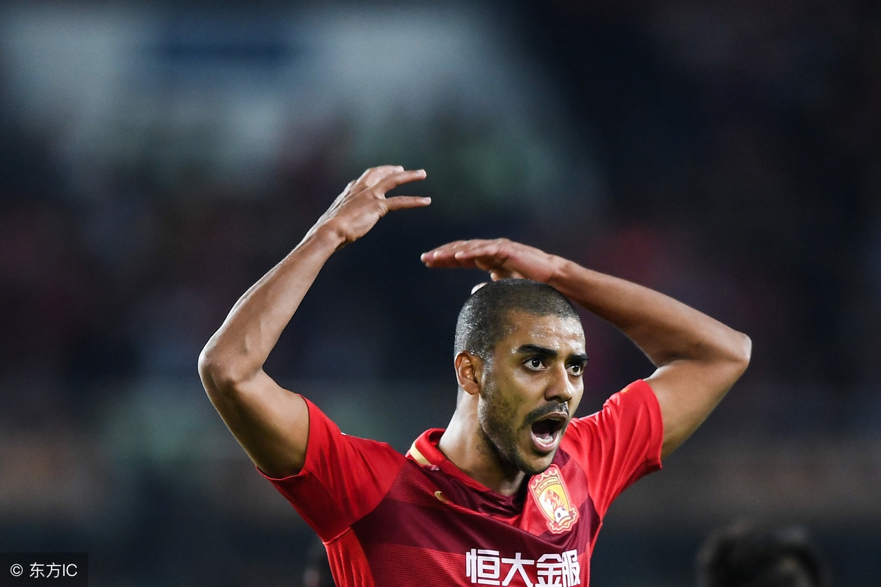 阿兰肘击对手染红罚几场,阿兰肘击事件后足协的处罚结果