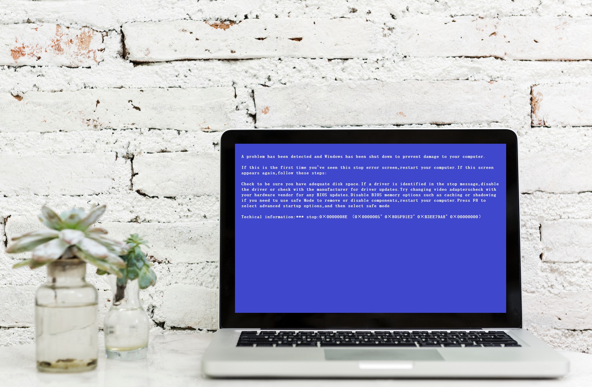 电脑蓝屏按三个键恢复,电脑为什么蓝屏出字母