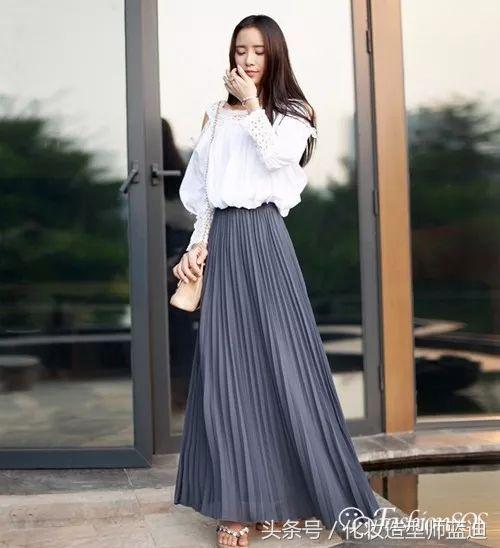 圆领卫衣长款百褶裙搭配图女款,百褶裙搭配卫衣搭配丝袜乐福鞋