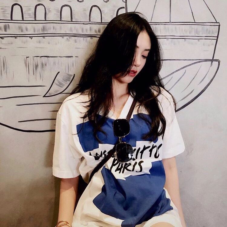 今年流行的ins风短袖t恤,日系潮牌超火ins宽松短袖t恤