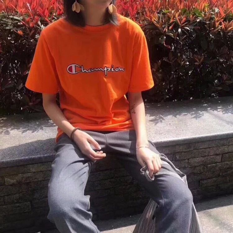 今年流行的ins风短袖t恤,日系潮牌超火ins宽松短袖t恤