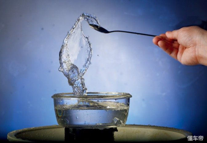 自制汽车防冻玻璃水最佳配方diy,如何自制玻璃水清洁效果好