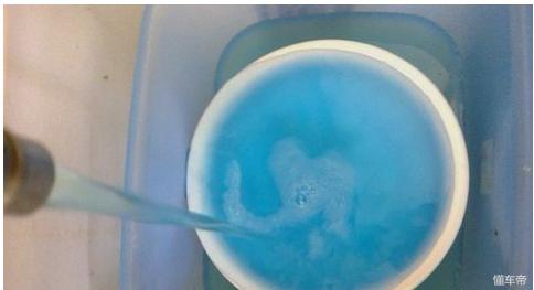 自制汽车防冻玻璃水最佳配方diy,如何自制玻璃水清洁效果好