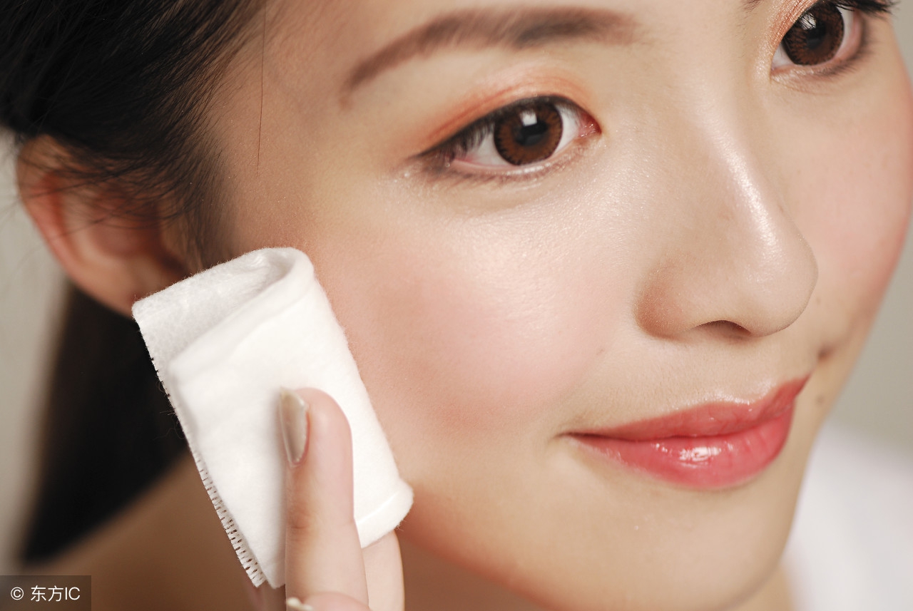 化完妆后又不知道去哪,化完妆看起来假白