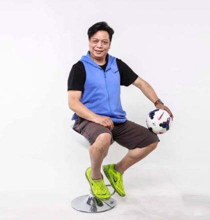 他是周星驰的御用丑角,周星驰当年被哪位女演员嘲笑过