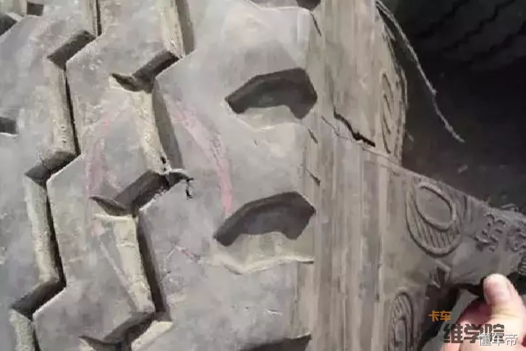 货车轮胎胎壁坏是什么原因,卡车轮胎断丝鼓包原因
