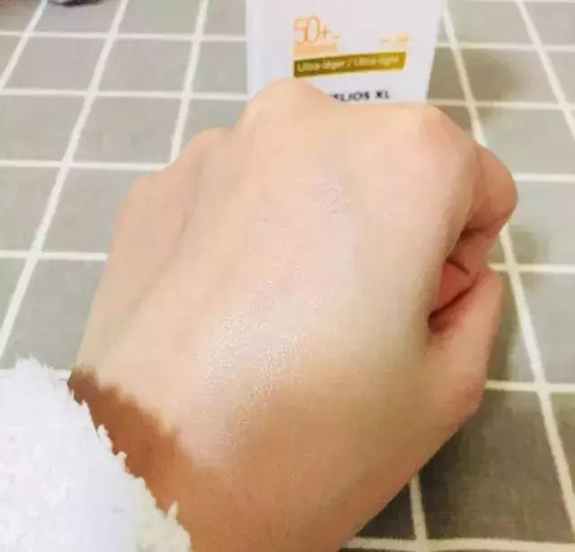 新买的安耐晒味道和以前的不一样,刚买的安耐晒和之前的味道不一样