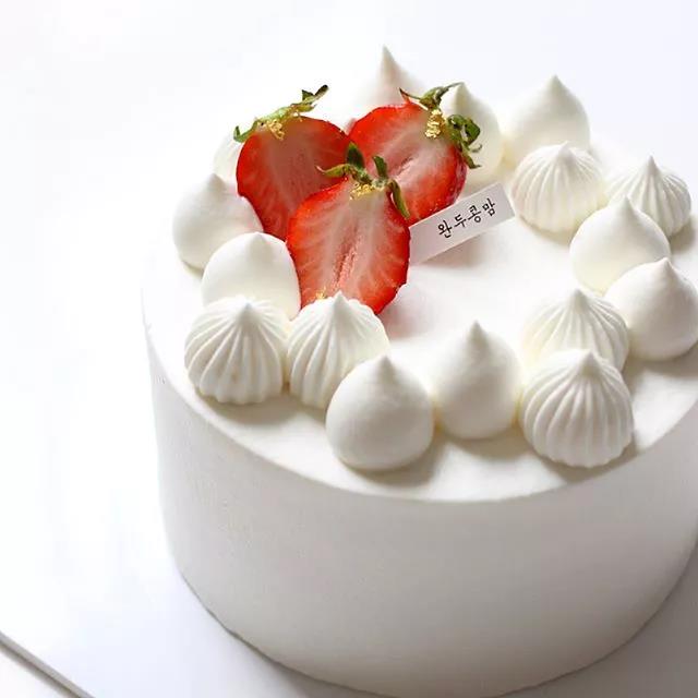 八齿裱花嘴奶油蛋糕简单造型,小孩子奶油蛋糕造型简单