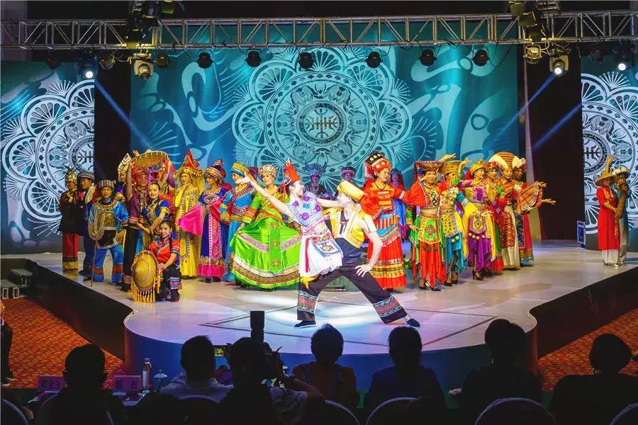 绣爱,绣爱2018民族服饰