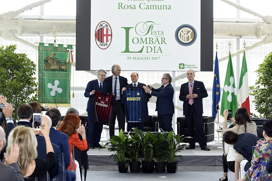 百年宿敌曼城曼联,百年恩怨球队