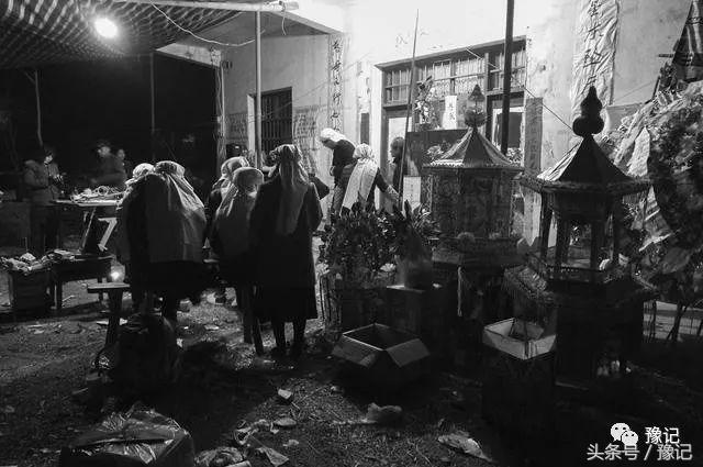 清明祭英烈告慰逝者,清明时节如何祭奠逝去的亲人