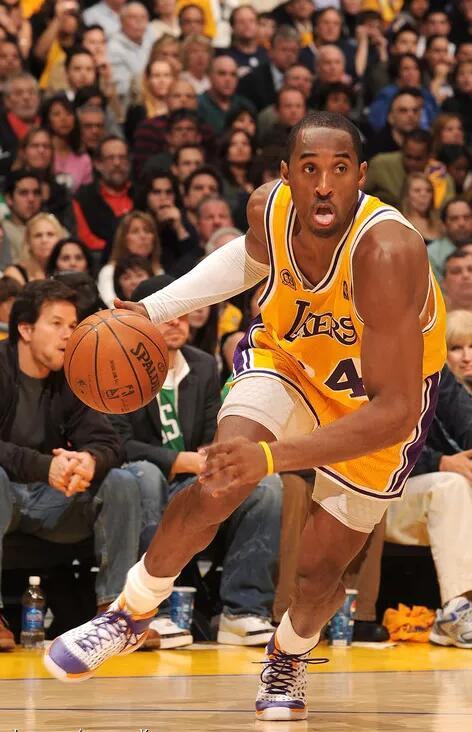 回忆篇从青涩到成熟记忆里的黑曼巴 ----科比战靴系列