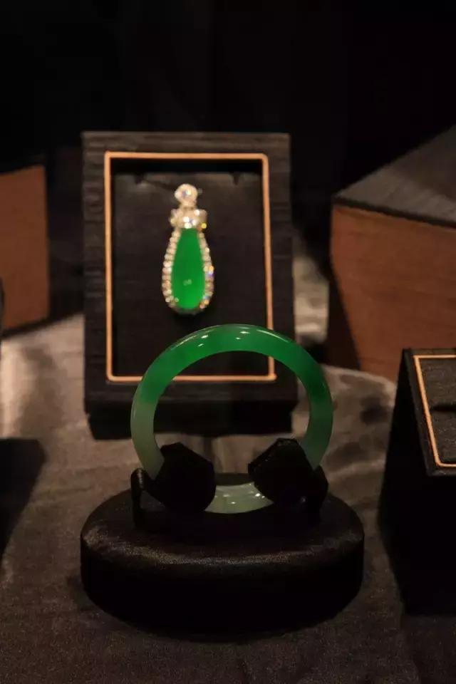 最美的翡翠玉手镯,最美玉手镯各种款式