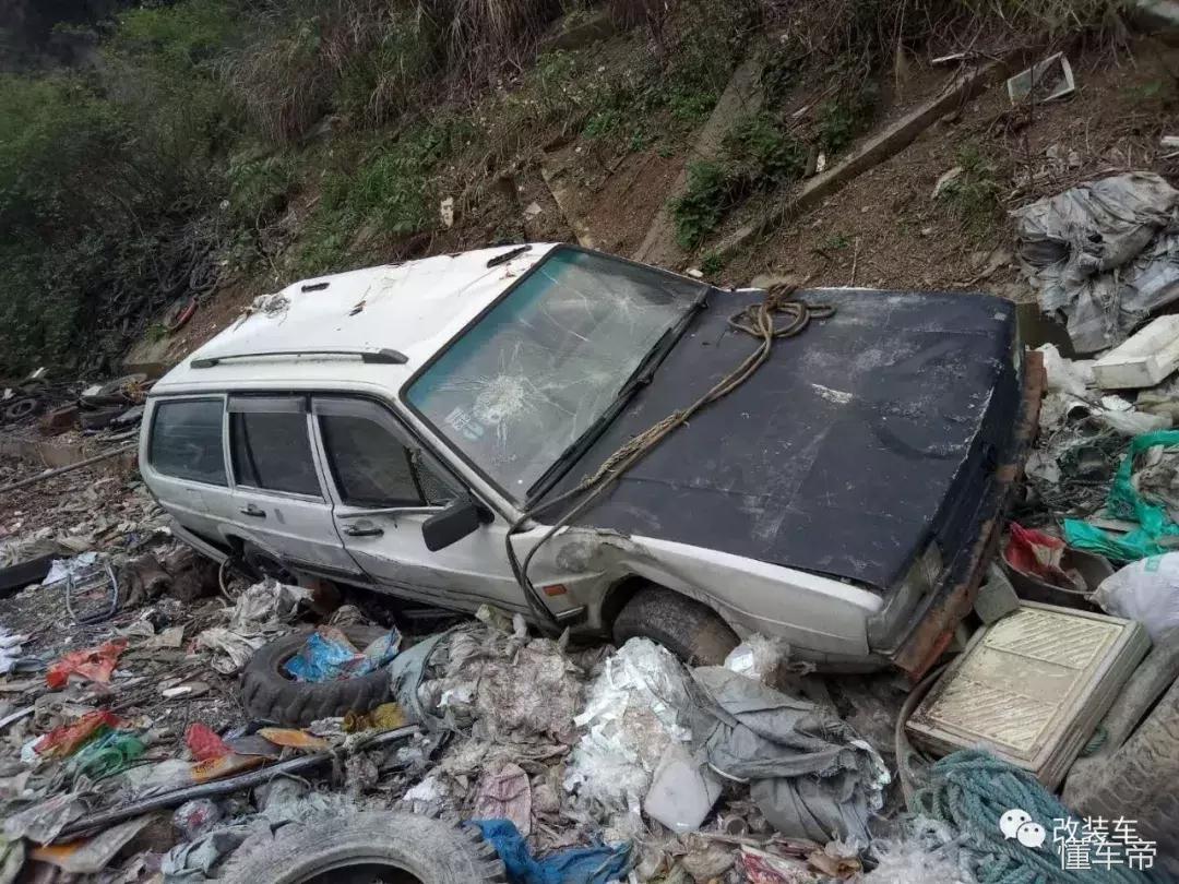 当年价值百万的凌志LS400被黄标报废，场面真是太残忍了！