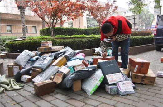 “种”姓爸爸求网友给双胞胎取名，现场惨不忍睹，幸好又见神回复