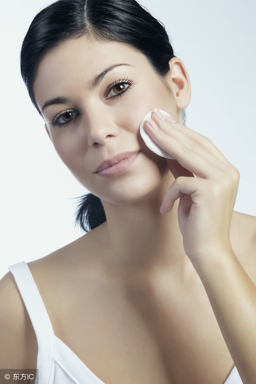 淡妆到底需要卸妆产品卸妆吗,不用卸妆水怎么卸妆最干净淡妆