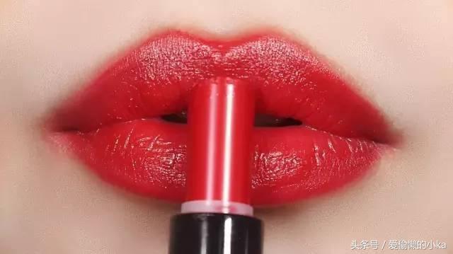 化妆品怎么避免买到假的,市场上的正品化妆品有假的吗