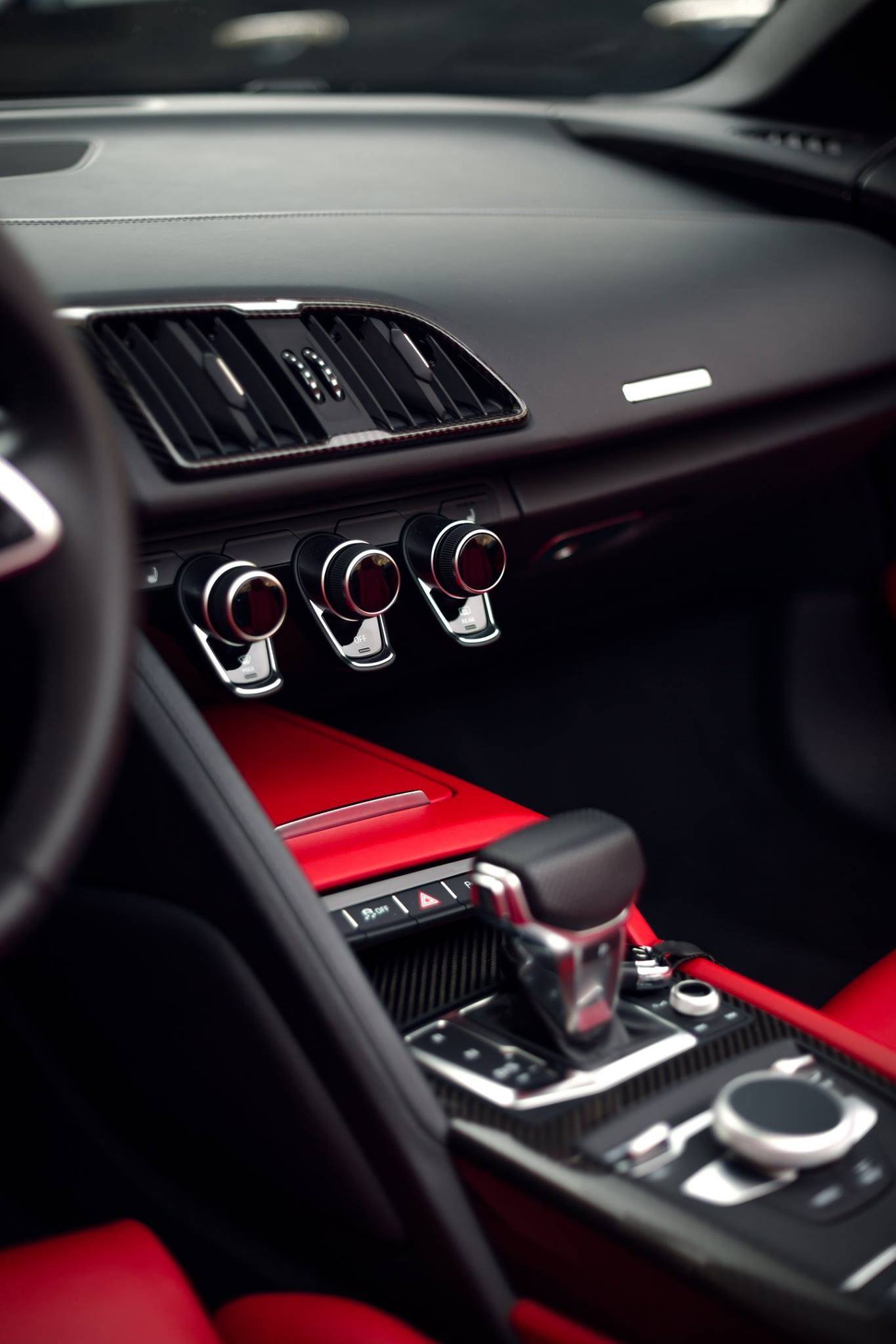 最新奥迪r8高清壁纸,奥迪r8赛道版高清壁纸