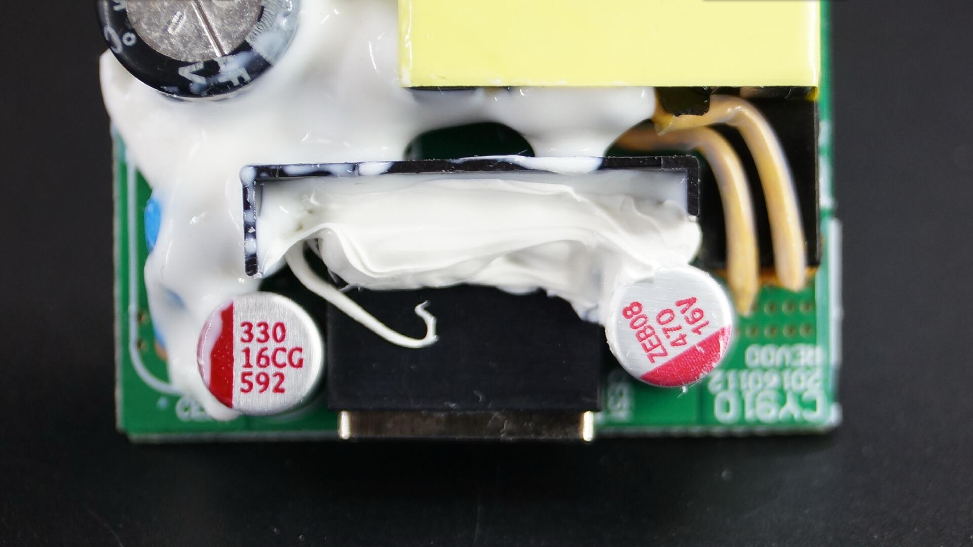 魅族充电器二换一,魅族原装充电器拆解