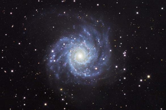 小型望远镜能观测到的星系,天文望远镜下的各种星系