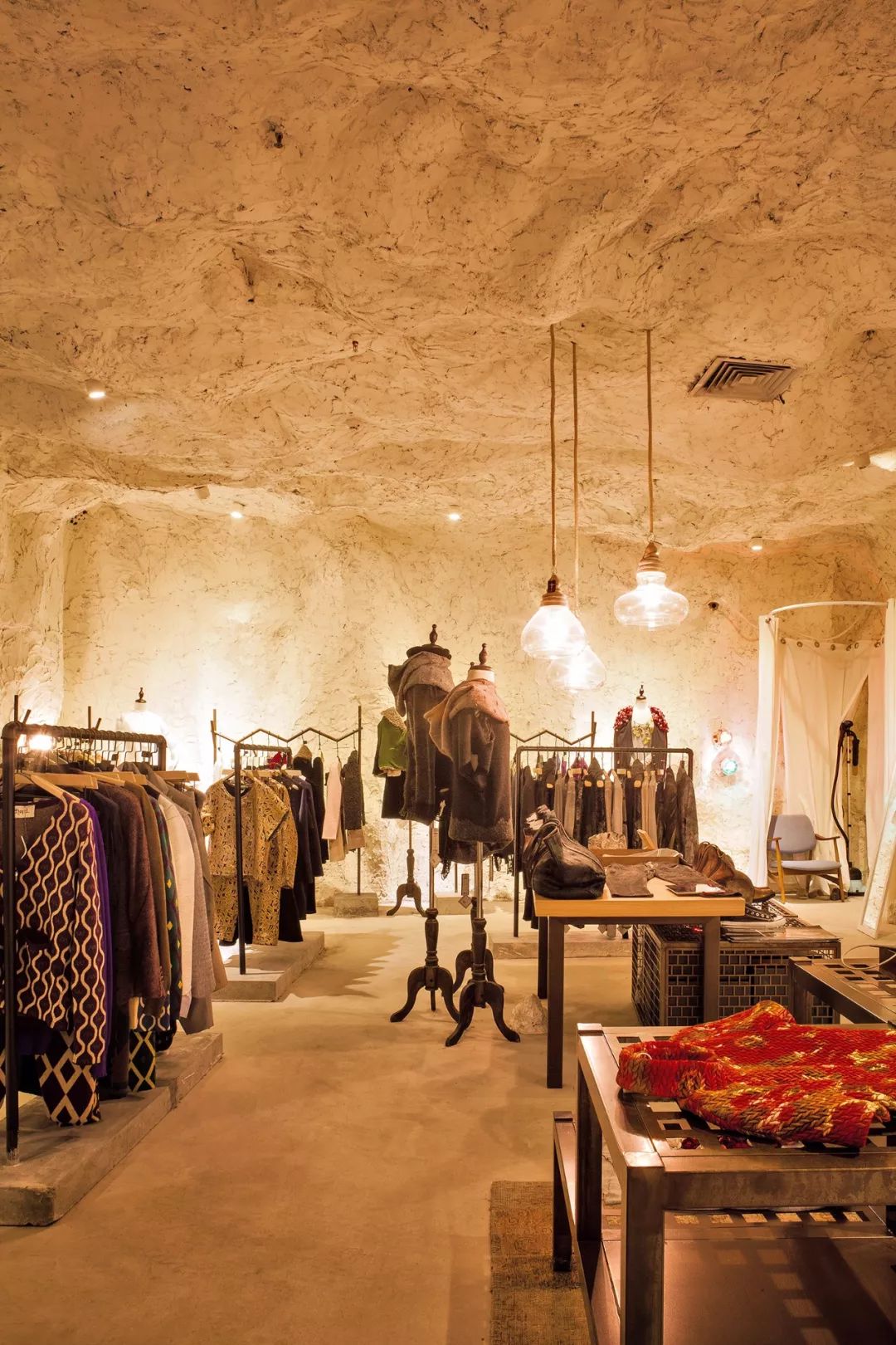 很小的店怎么有格调,保守且能穿出气质的店