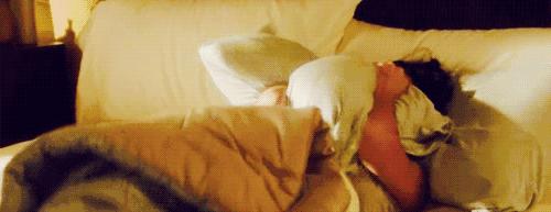 孕妈妈睡觉难受怎么办,孕晚期平躺怕缺氧左侧怕心脏难受