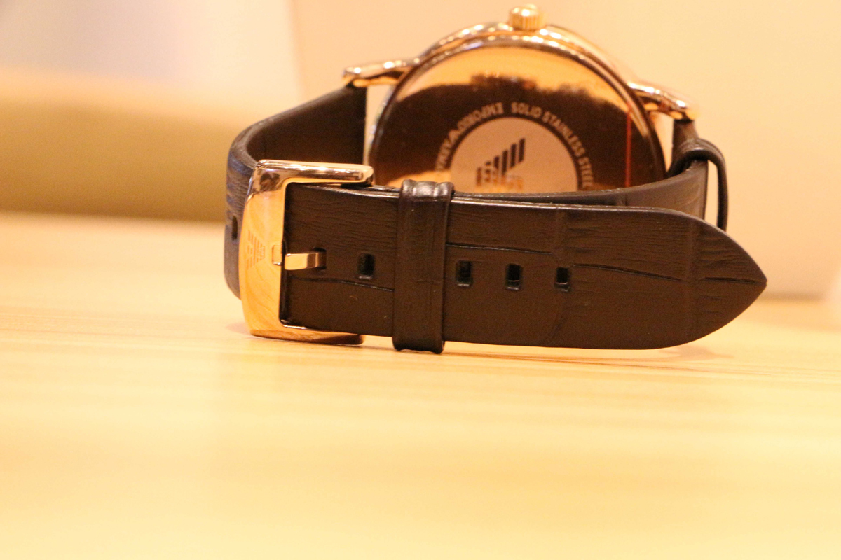 阿玛尼从来不缺仪式感,阿玛尼男款手表复古