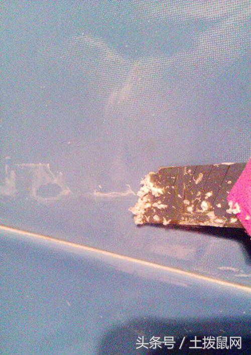 地砖缝隙变黑怎样处理,地砖缝隙发黑一招变白