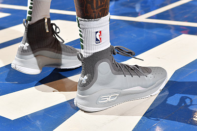 nba赛场球鞋特写,安踏kt8纪念科比