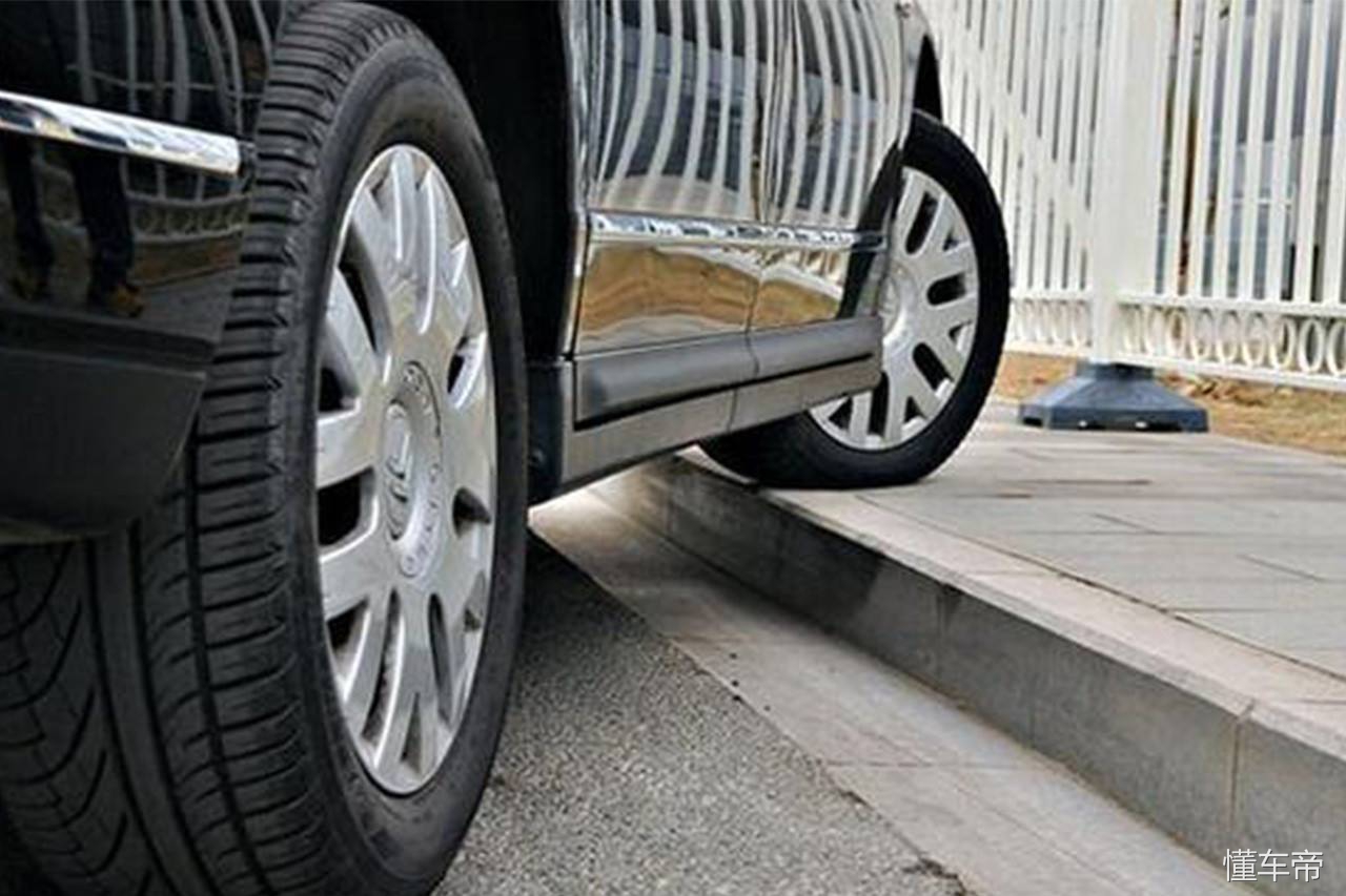 车轮胎被盗了保险赔不赔,轮胎被盗保险公司赔吗