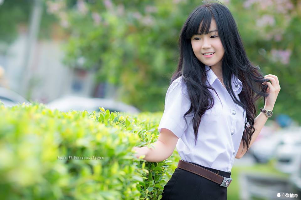 娉板浗鏍″洯鎯呮瓕mv,娉板浗鍞編缇庡コmv