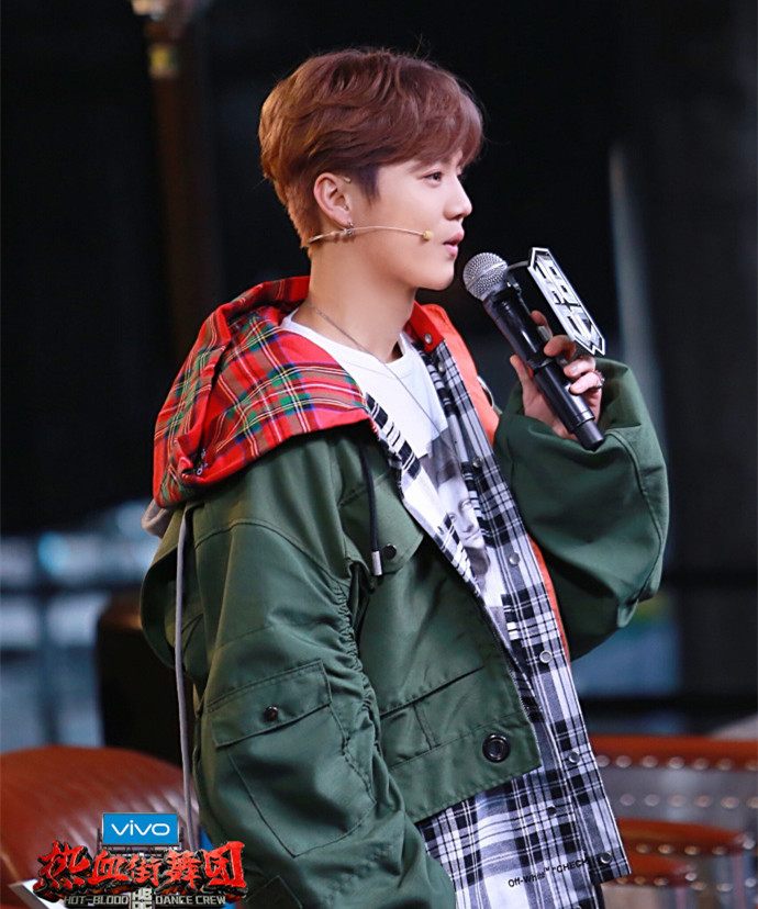 范丞丞乐华手办,范丞丞手办开箱视频