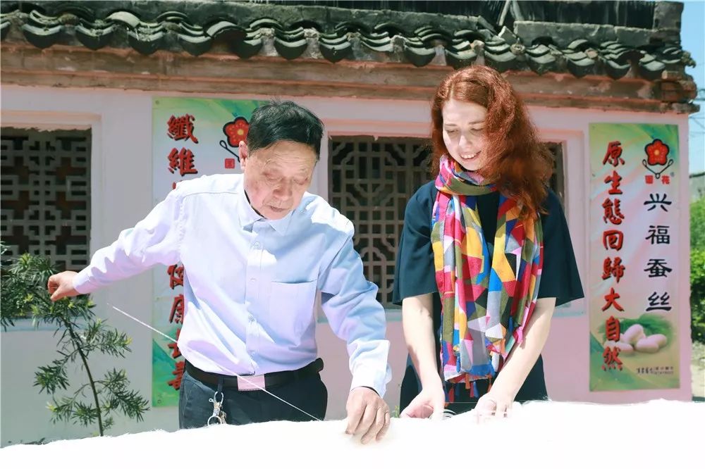 俄罗斯姑娘蹲点海宁乡村！为了“代购”这个，还要进俄罗斯博物馆