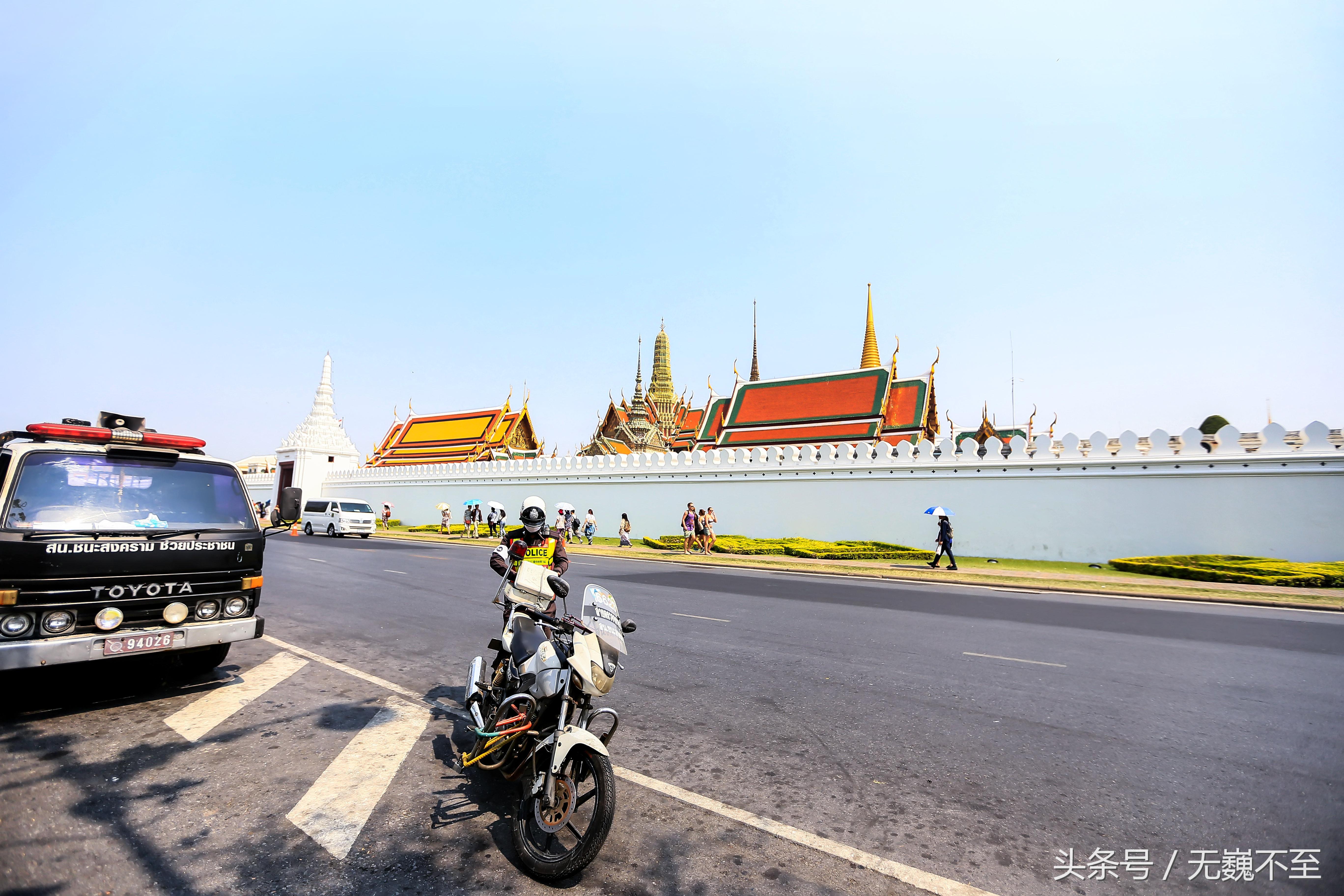 踏春曼谷，泼水大战前竟然先把泰国皇家卫队“检阅”一遍