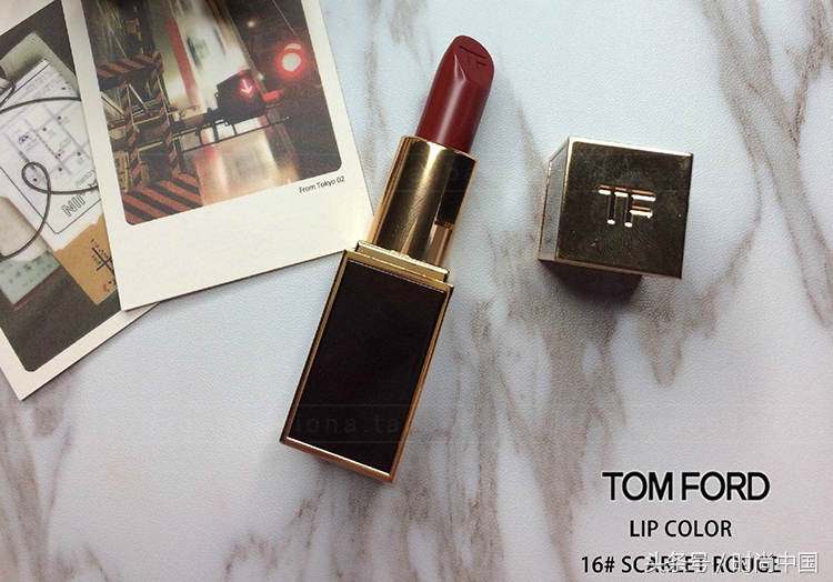 红唇口红推荐不显老,男生口红推荐深唇色