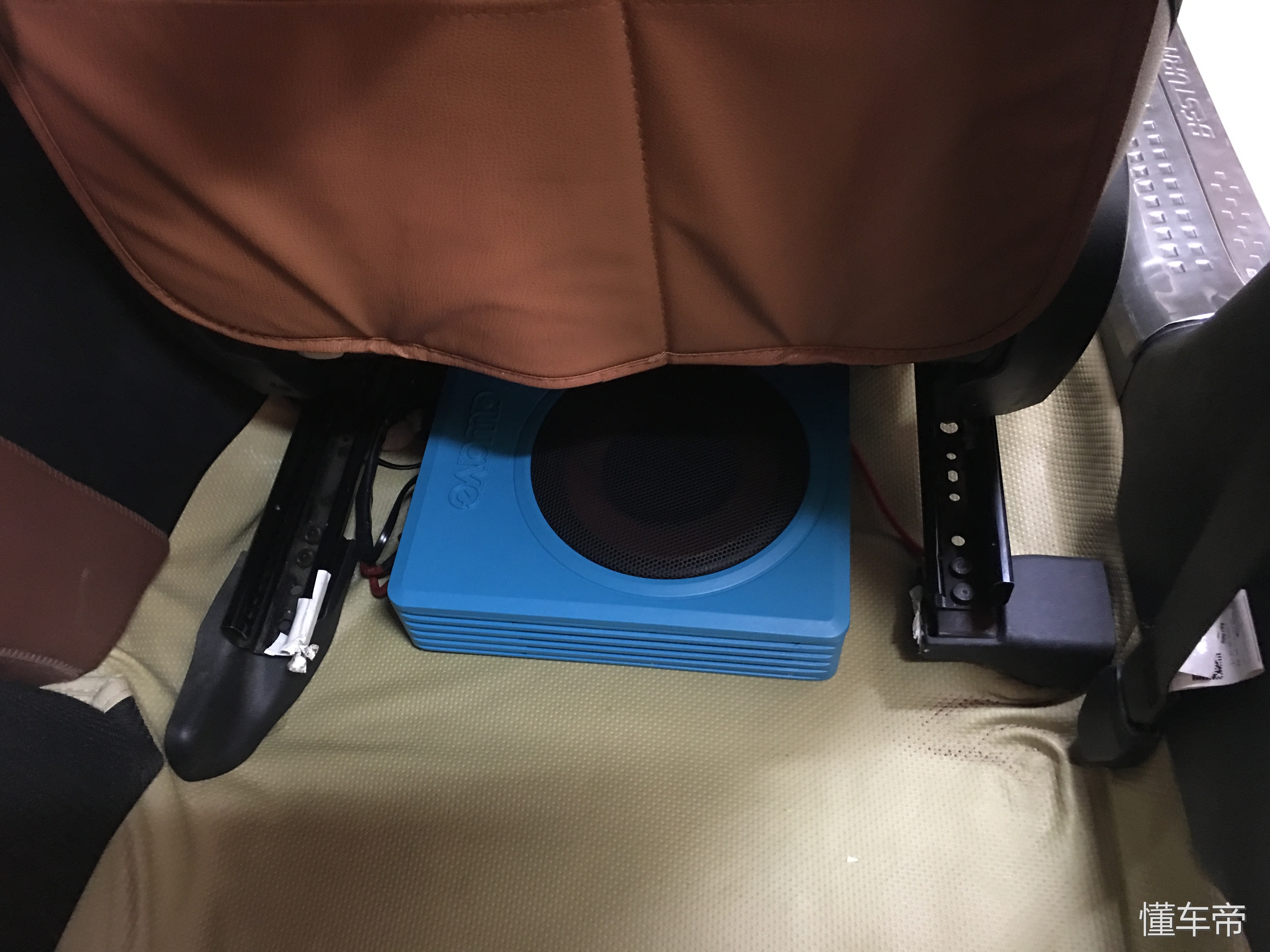 奔腾b70改氛围灯加隔音,奔腾b70音响改哈曼卡顿