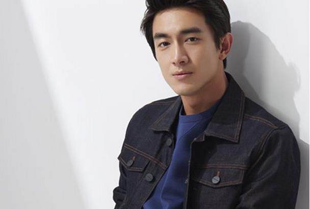 娱乐圈最会哭穷，*裤内**10元3条，只用得起山寨iPhone，可