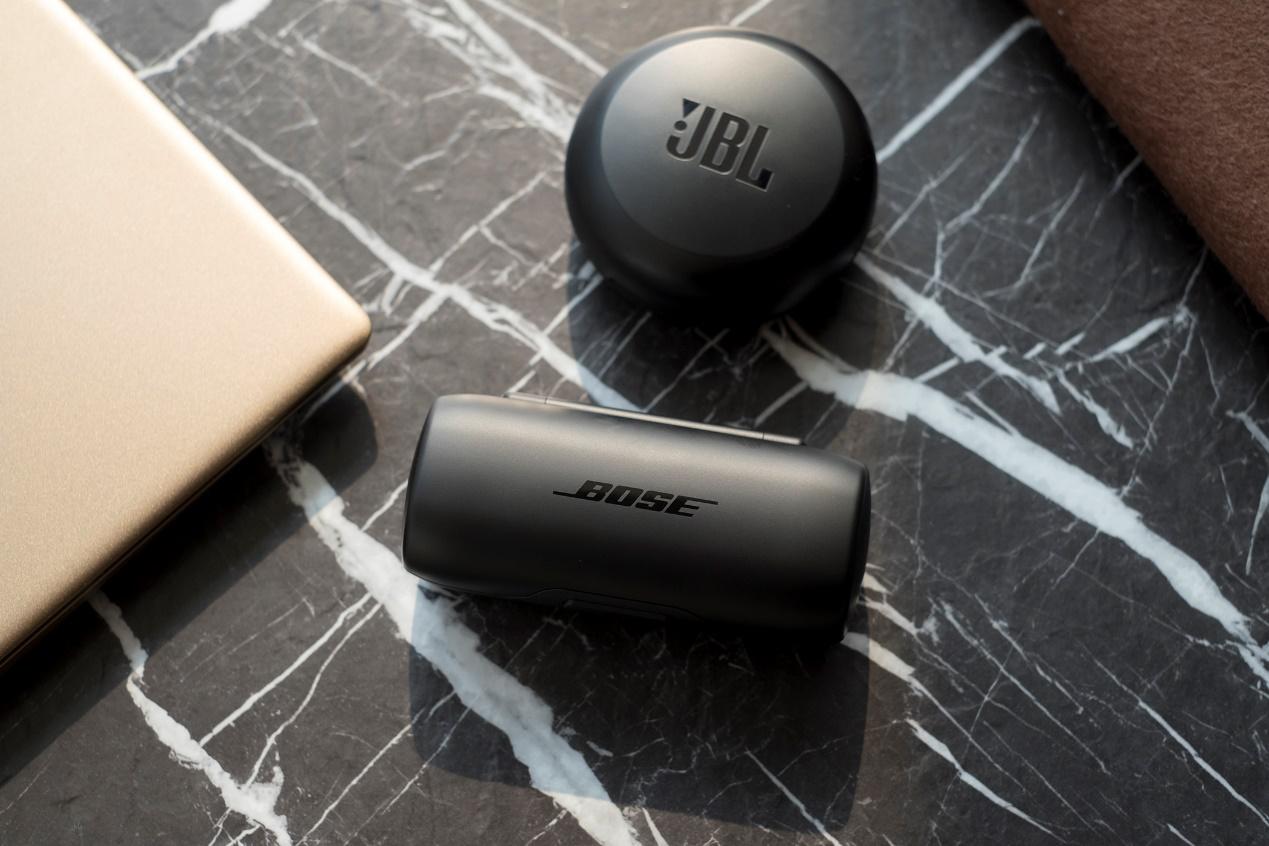 同样代号为FreeBose与JBL的真无线运动耳塞谁更自由一点？