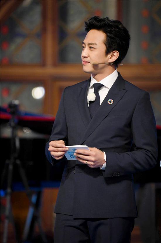 学霸邓超惨遭各种打脸跑男,邓超飙英语被怼的艺人片段高清