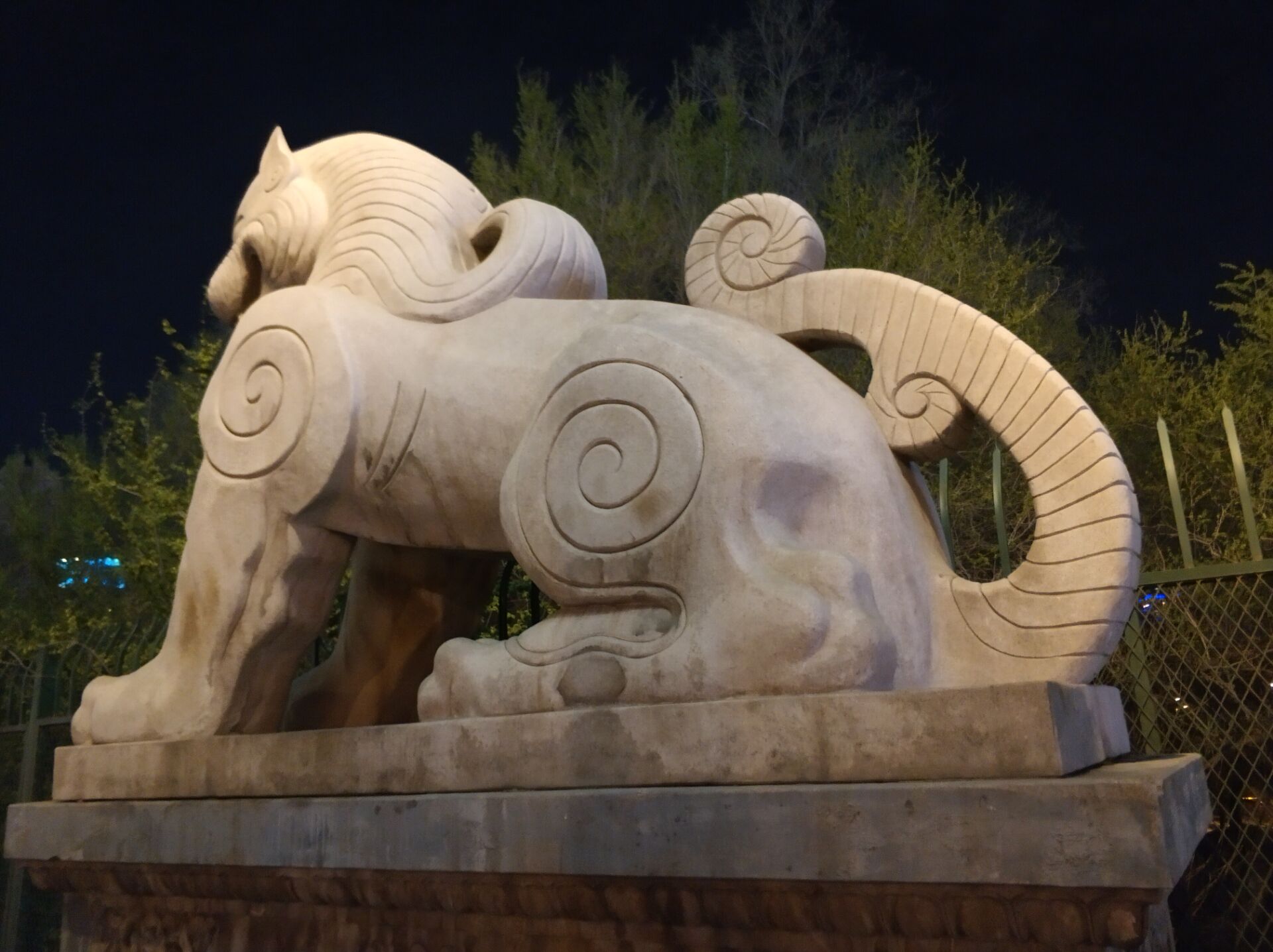 乌鲁木齐街头十大祥瑞瑞兽，哪家最V5？