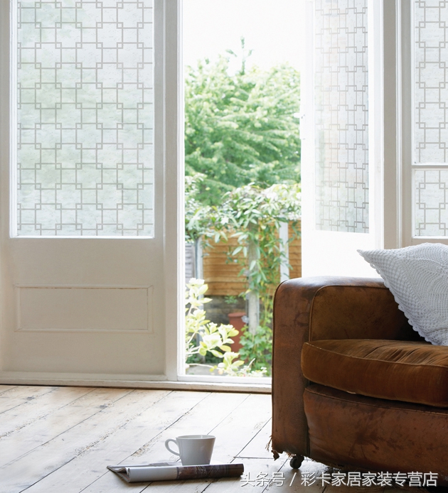 玻璃贴膜免胶与自粘贴哪个好,玻璃贴膜有胶和无胶的区别是什么