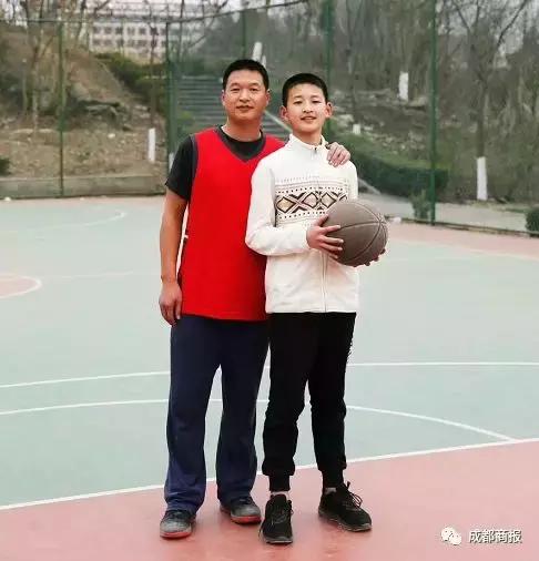 还记得汶川地震的敬礼娃娃吗,还记得汶川地震的他们吗