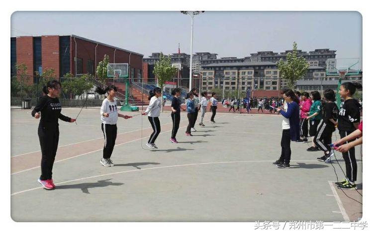 挥洒汗水敢于拼搏,挥洒汗水奋勇拼搏