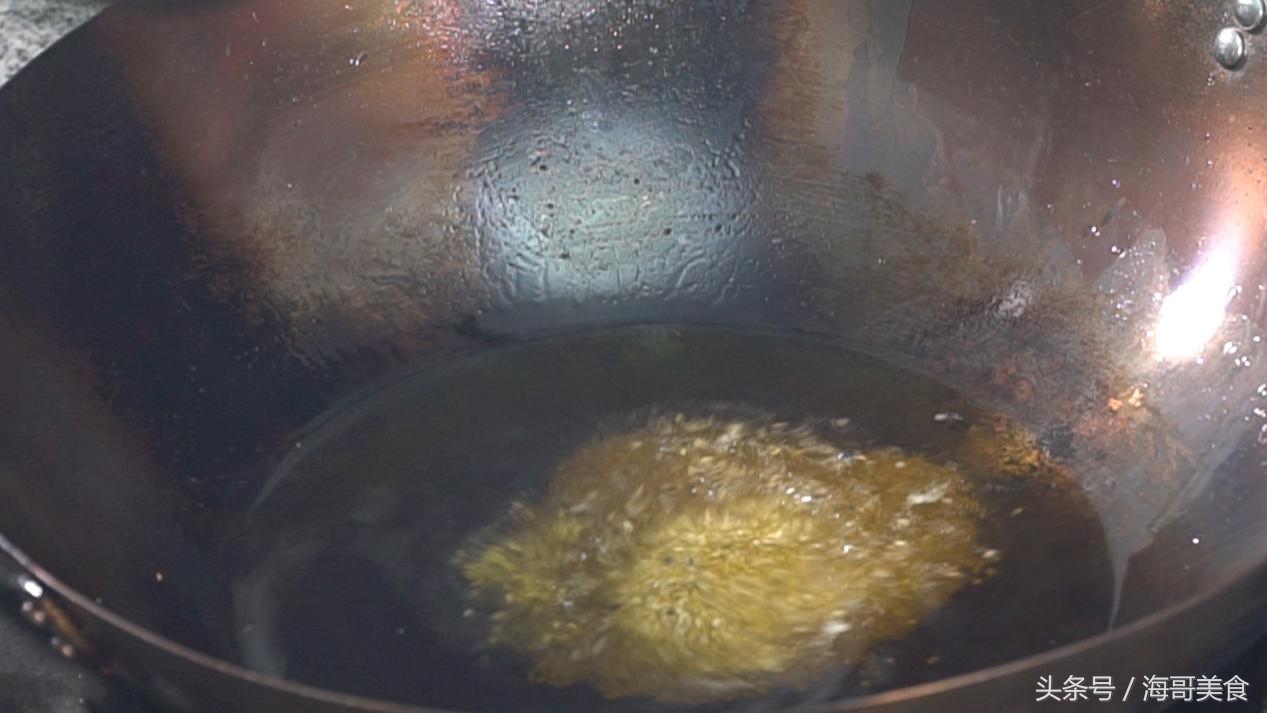 川味红油怎么练红的发黑,川味红油怎么做才香又红又亮