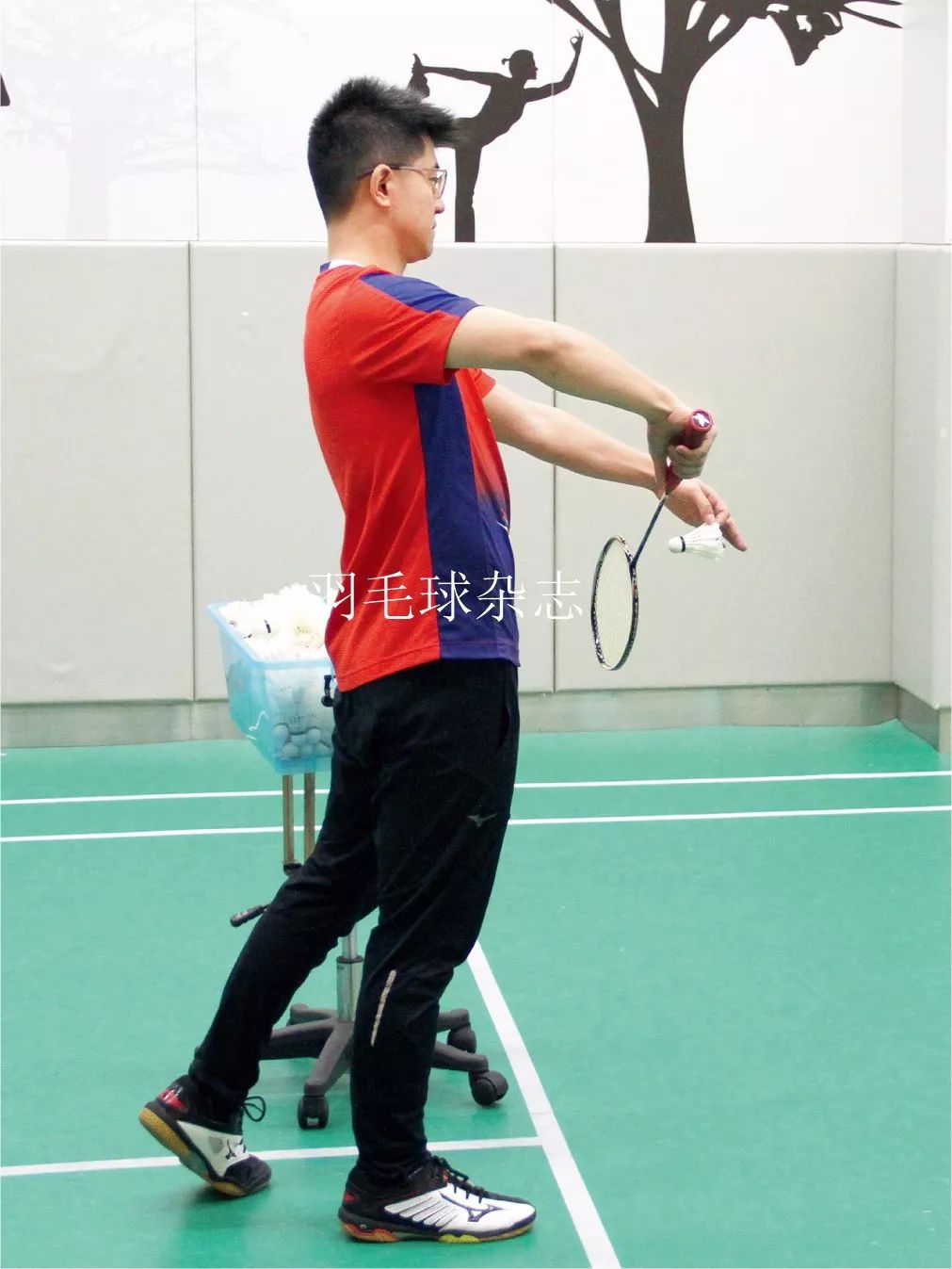 横拍反手攻球错误动作及纠正方法,反手攻球练习方法及常见错误纠正