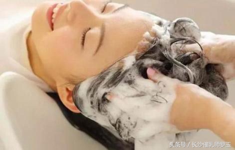 月子里能不能洗头？产后妈妈月子里洗头要注意这9个事项