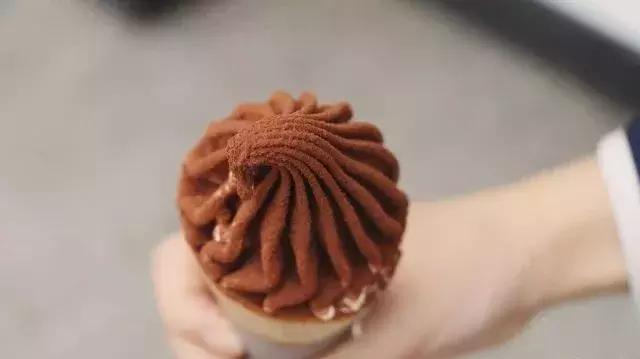 长沙老板也太“黑心”了！这么黑的食物也给我吃！